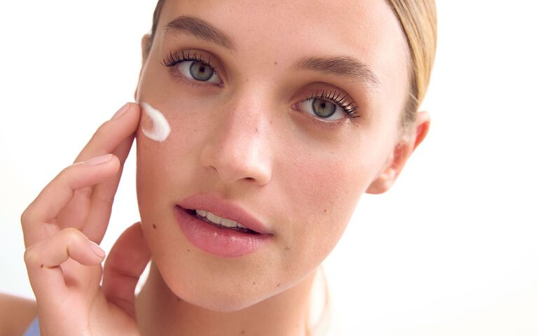 Pupa Milano Daily Defender Protective Fluid 7 Factors