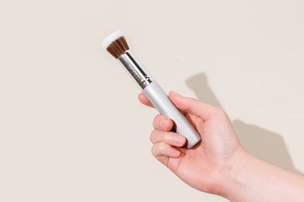 Pür Cosmetics Liquid Chisel Brush