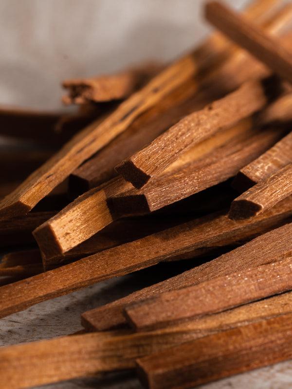 Pura Tobacco & Patchouli