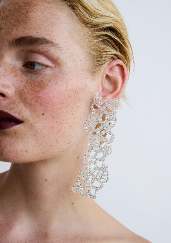 pura utz Mega Lace Ear Stick