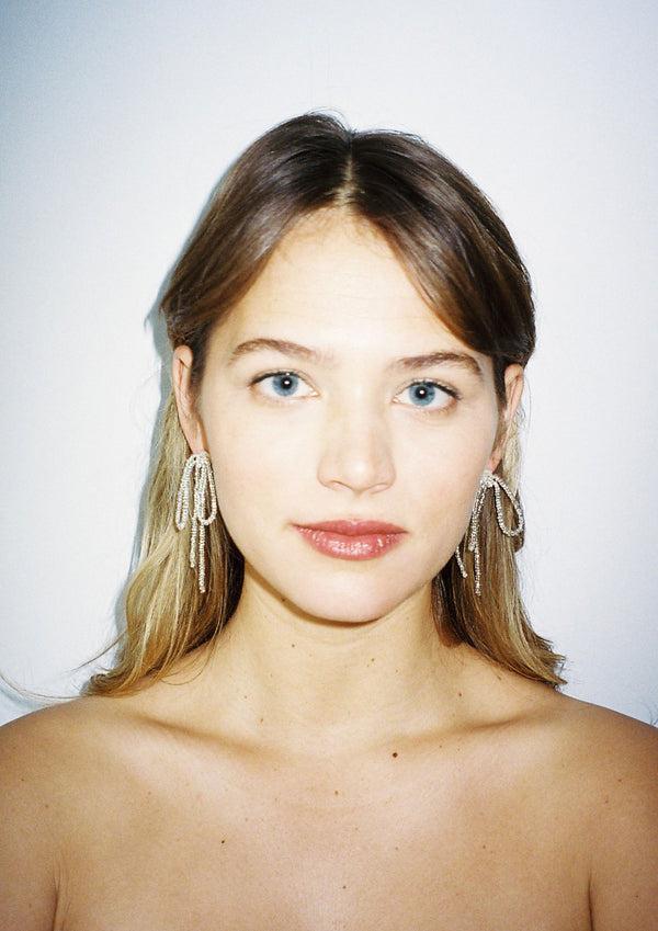 Pura Utz Sad Bow Ear Stick