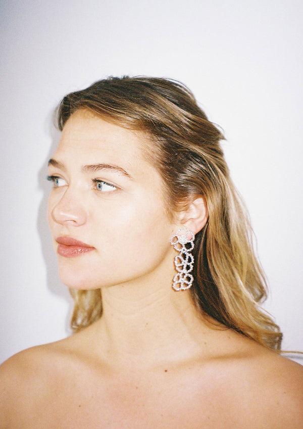 Pura Utz Triple Flower Ear Stick