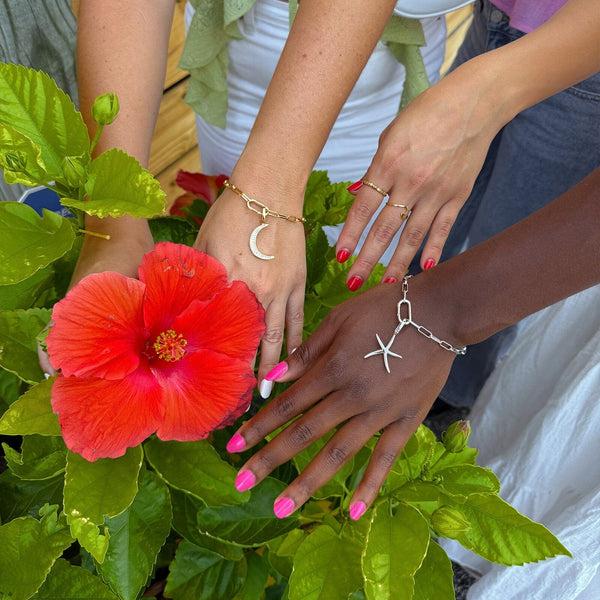 Pura Vida Harper Statement Moon Charm