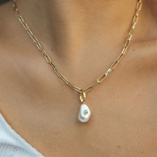 Pura Vida Harper Statement Pearl Charm