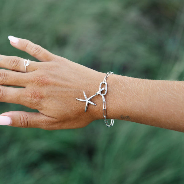 Pura Vida Harper Statement Starfish Charm