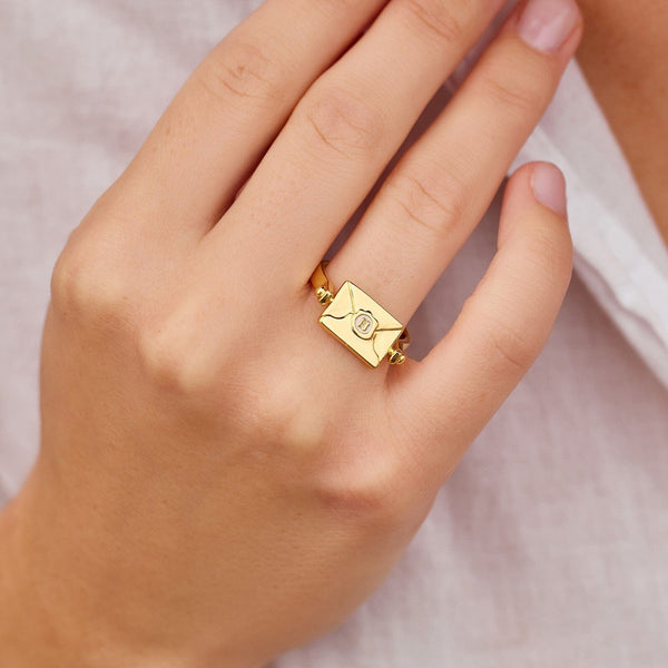 Pura Vida Hogwarts™ Letter Flip Ring