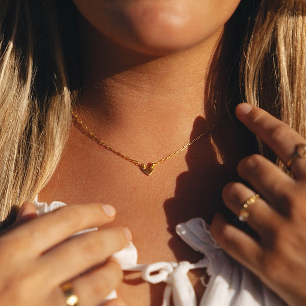 Pura Vida Tiny Heart Choker