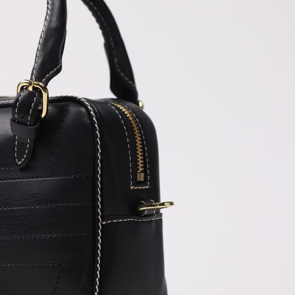 Puraai BLACKBERRY Vegan Leather Total Black With Adjustable Shoulder Belt. BLACKBERRY