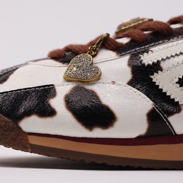 Puraai CHARM HEART CRYSTAL STONES Heart Charm Old Gold With Diamond Stones