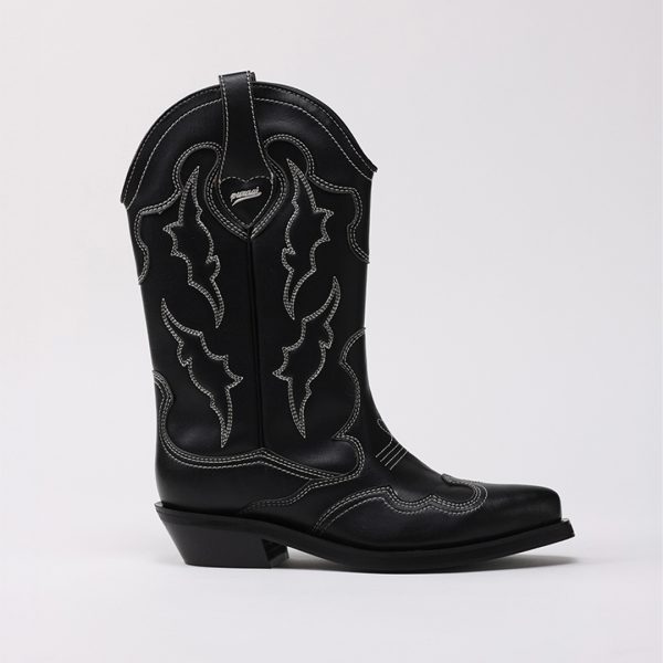 puraai FRISONE Vegan leather black with embroidery outsole black.FRISONE puraai FRISONE Vegan leather black with embroidery outsole black.FRISONE