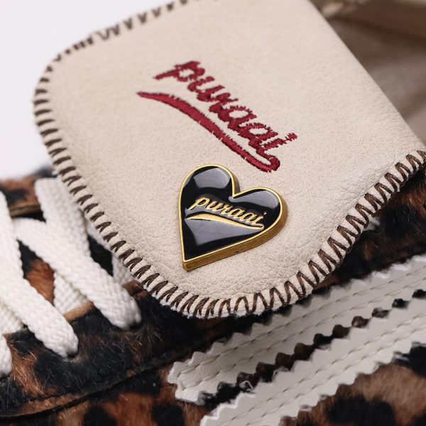 Puraai HEART BLACK PIN Heart Pin “PURAAI” Old Gold And Black