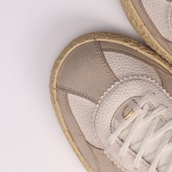 Puraai OSSO Vegan Leather Butter Logo And Detail Black.Outsole Vanilla And Lace White. Vintage Finishing.OSSO