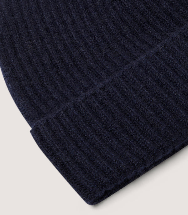 Purdey Ribbed Cashmere Beanie In Midnight