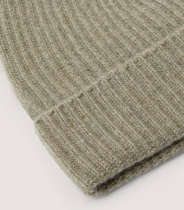 Purdey Ribbed Cashmere Beanie In Sage