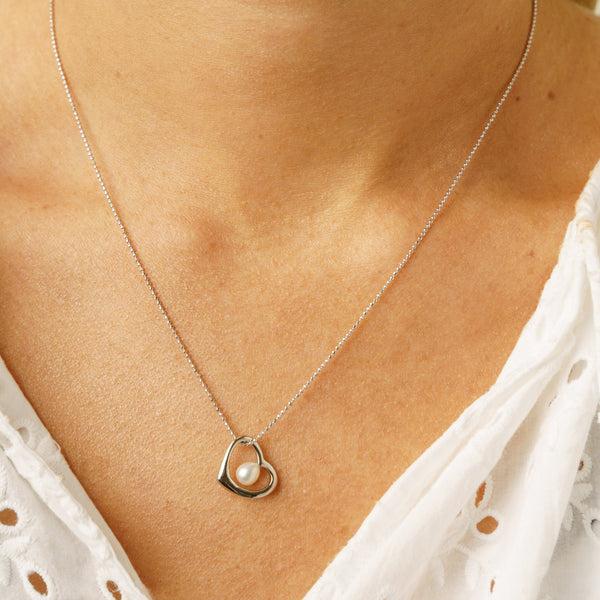 pure elements CENTRE OF MY HEART PENDANT