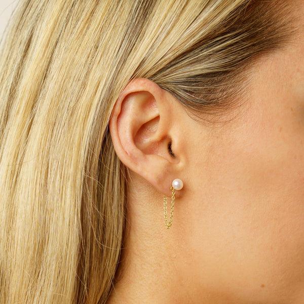 pure elements EMBRACE PEARL EARRINGS