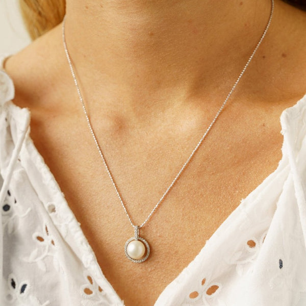 pure elements RADIANCE PEARL PENDANT