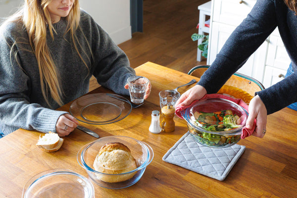 Pyrex Set Of 2 Round Glass Casserole Dishes