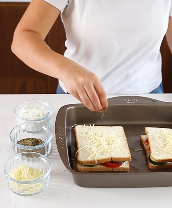 Pyrex Rectangular Metal Oven Dish With Easy Grip - AsimetriA