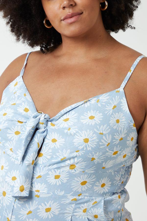 Qed London Curve Daisy Print Tie Front Cami Jumpsuit