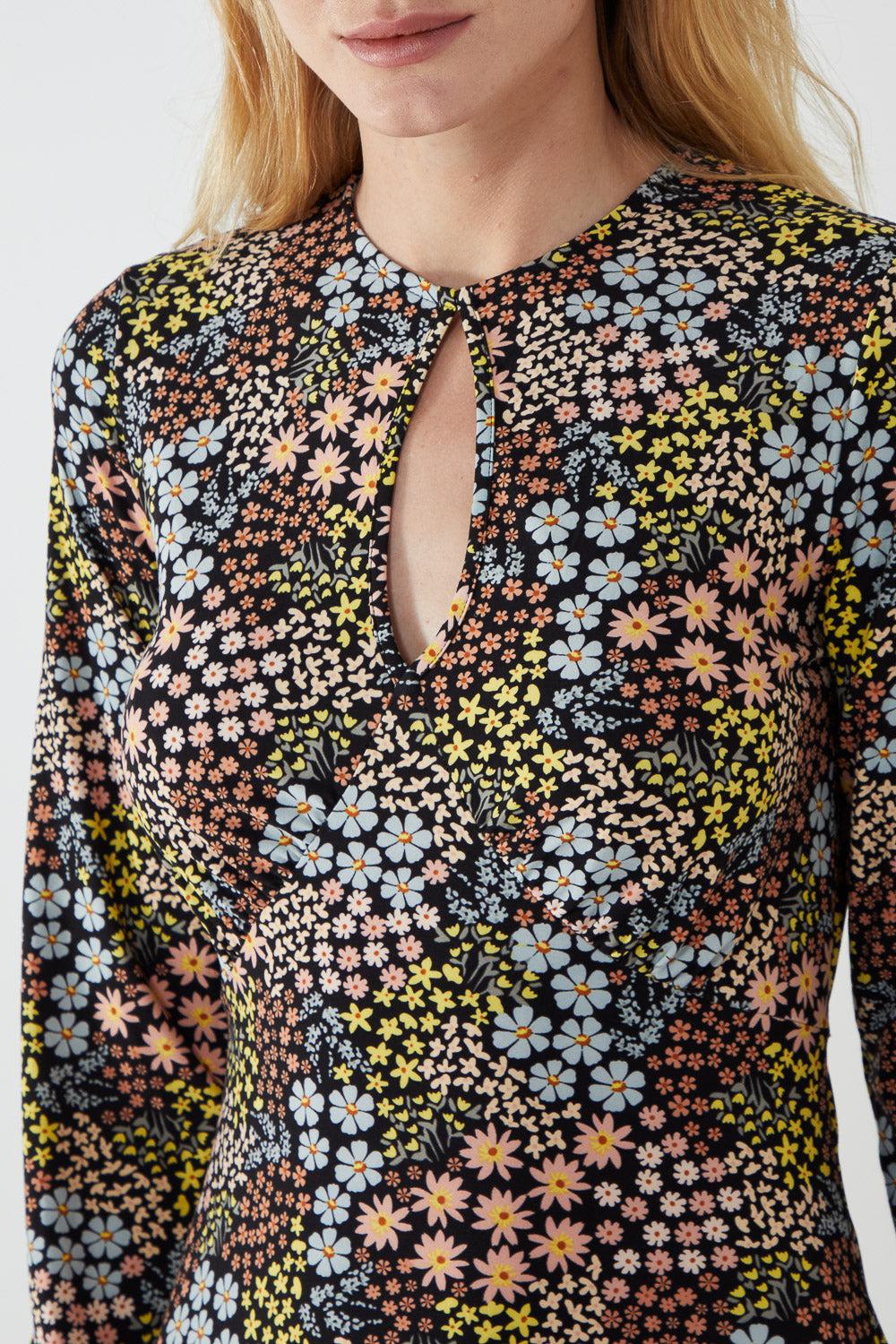 Qed London Cut Out Balloon Sleeve Flared Midi Stretch Dress