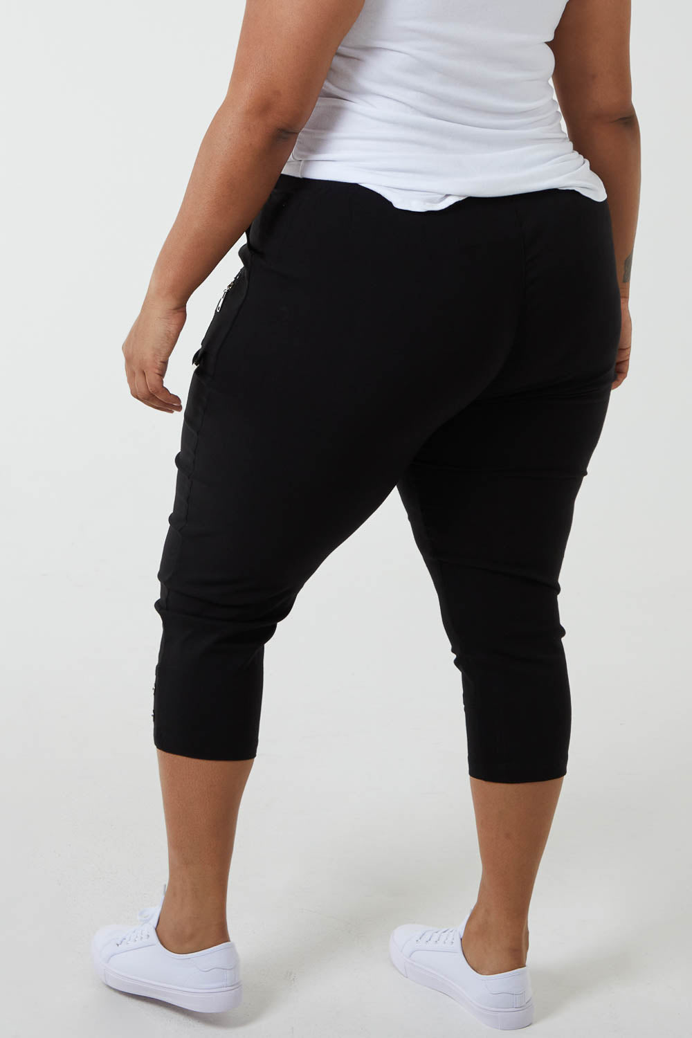 Qed London Elasticated Waist Zip Detail Crop Trouser