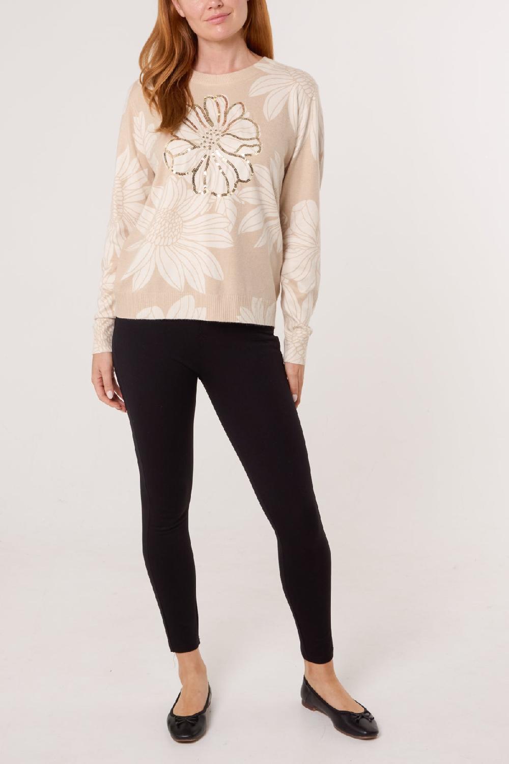 Qed London Embellished Flower Crew Fine Knit Jumper