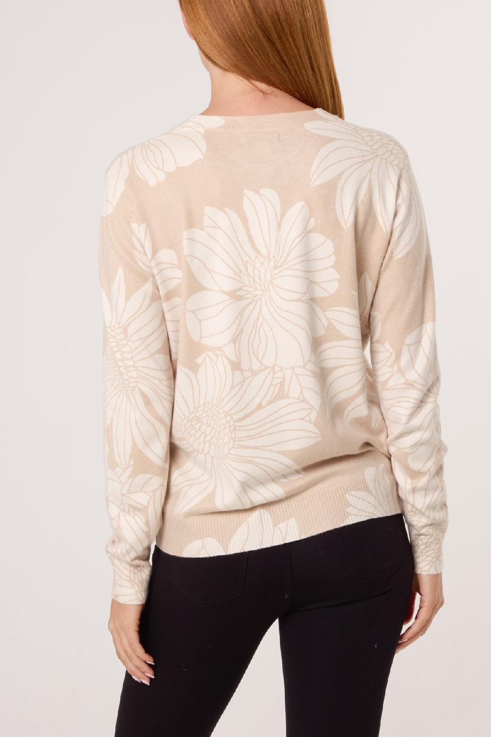 Qed London Embellished Flower Crew Fine Knit Jumper