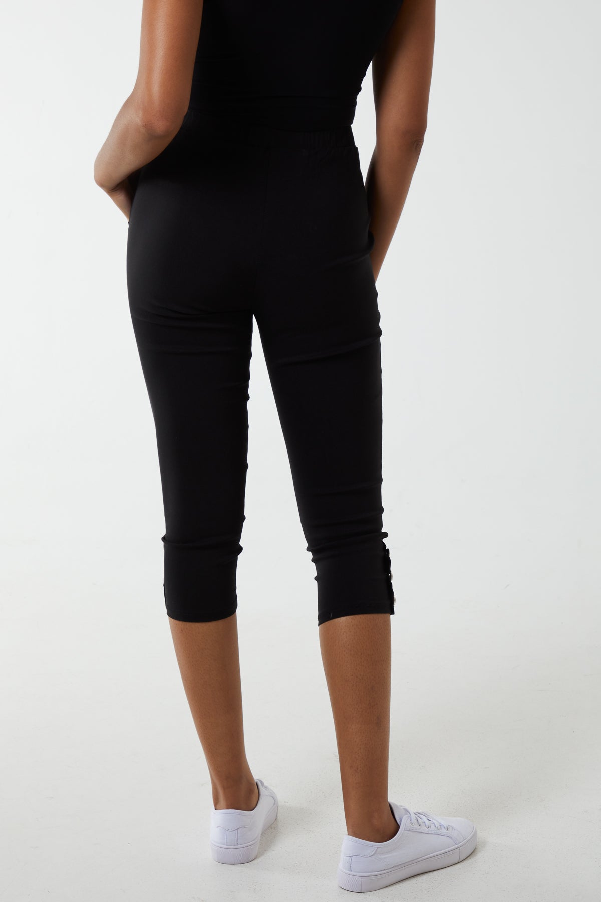 Qed London Leg Button Detail Elasticated Crop Trousers