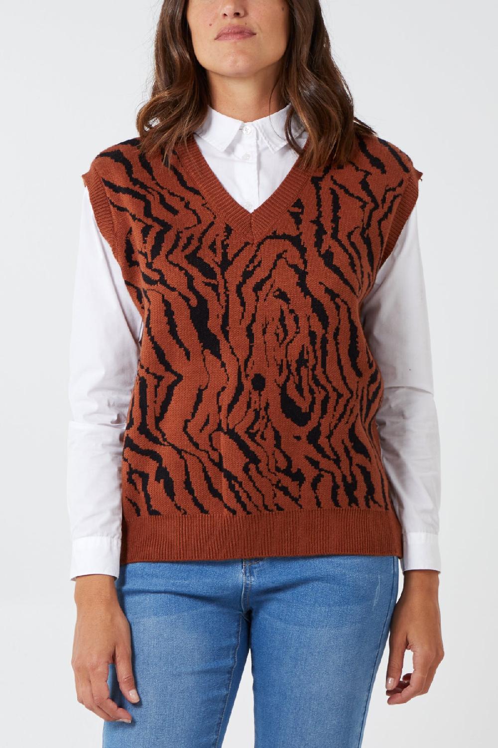 Qed London Animal Pattern V-Neck Knit Vest