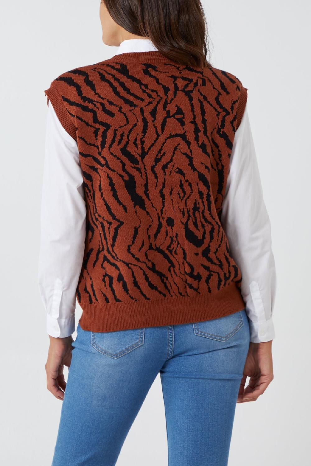 Qed London Animal Pattern V-Neck Knit Vest