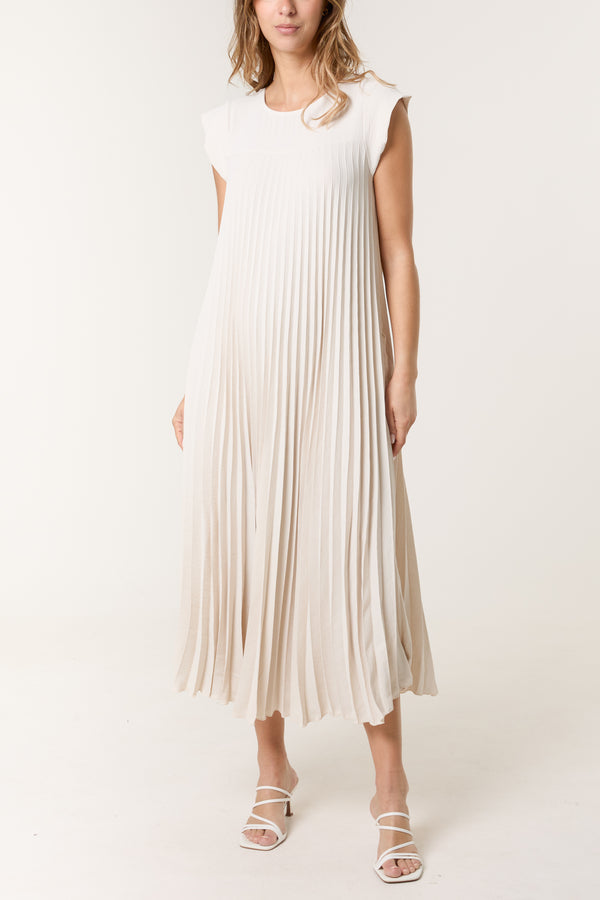 Qed London Cap Sleeve Pleated Maxi Dress