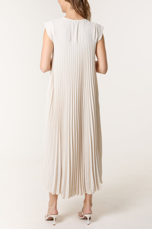 Qed London Cap Sleeve Pleated Maxi Dress