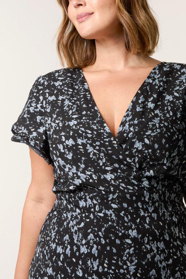 Qed London Curve Ditsy Frill Sleeve Mini Dress