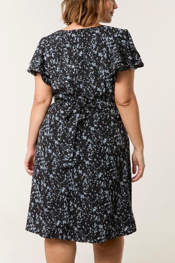 Qed London Curve Ditsy Frill Sleeve Mini Dress