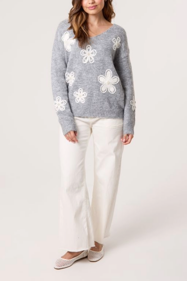 Qed London Embellished Flower V-Neck Jumper