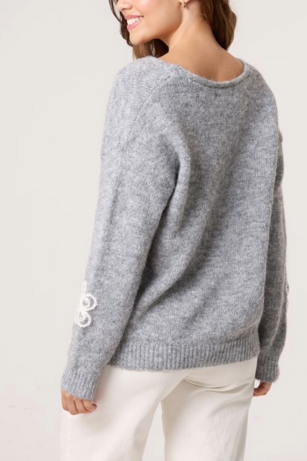 Qed London Embellished Flower V-Neck Jumper