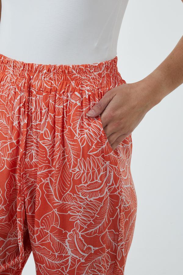 Qed London Leaf Print Capri Trousers