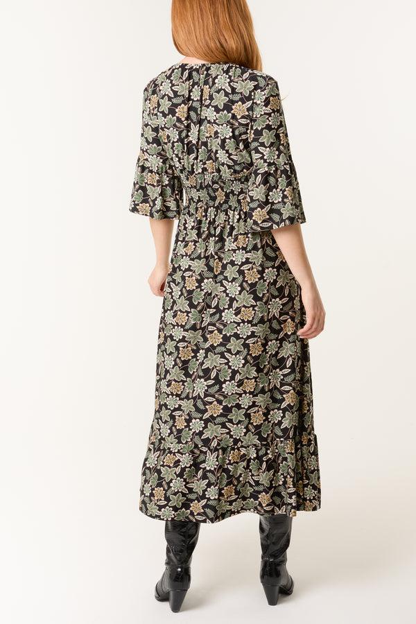 Qed London Leaf Print V-Neck Stretch V Dress