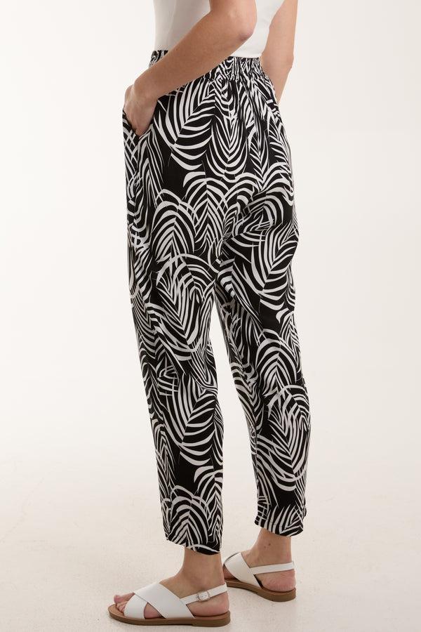 Qed London Thin Leaf Print Capri Trousers