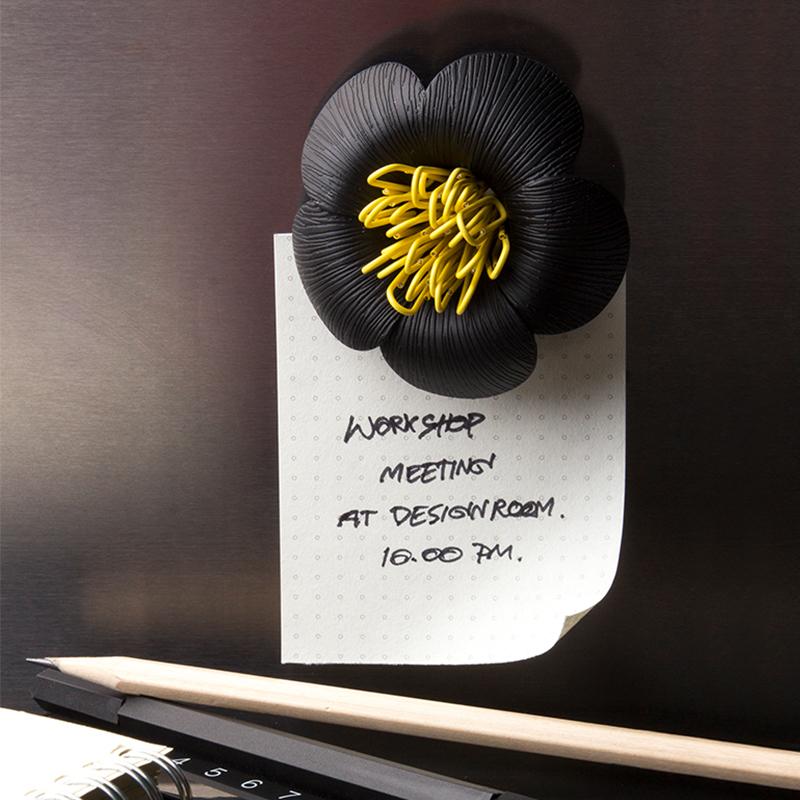 Qualy Blossom Magnetic Paper Clips Holder