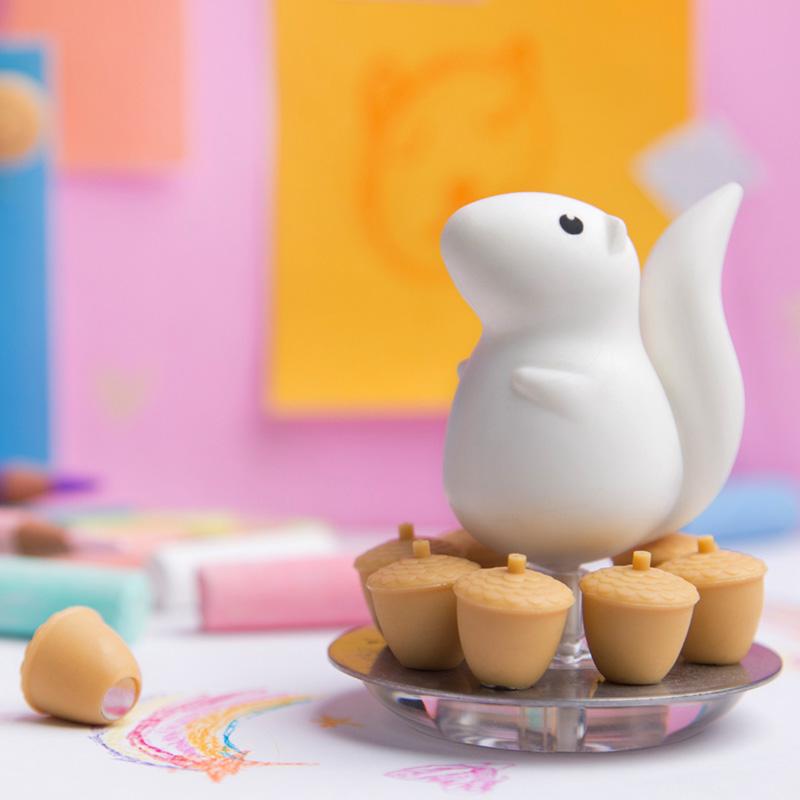 Qualy Magnetic Squirrel & Acorn