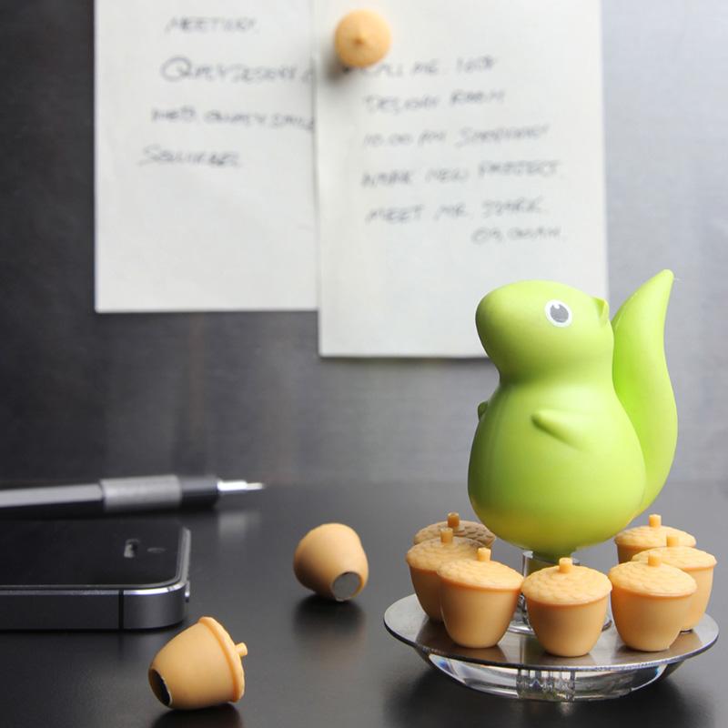 qualy Magnetic Squirrel & Acorn