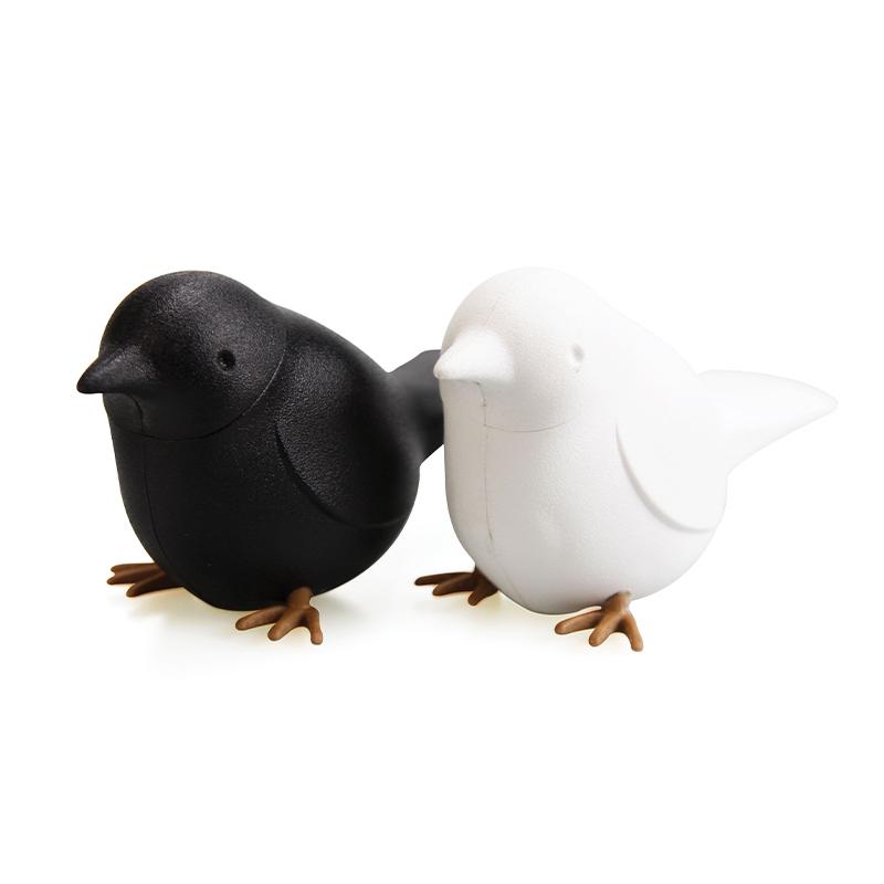 Qualy Sparrow Shaker