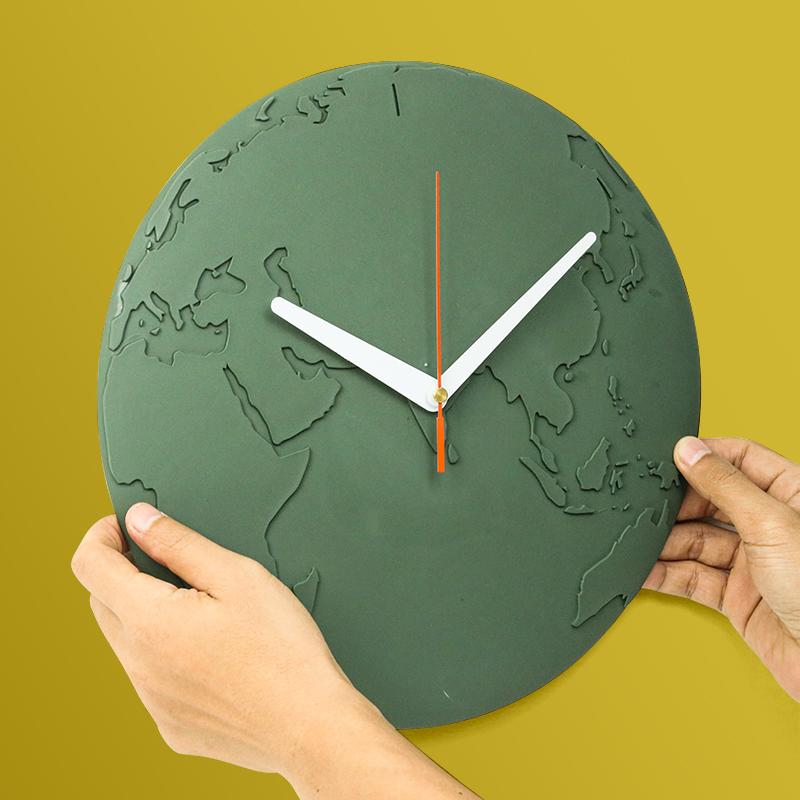 Qualy World Wide Waste Clock