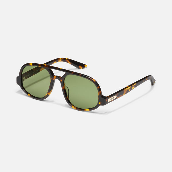 Quay JET SET Tinted 70s Inspired Plastic Aviator Sunglasses