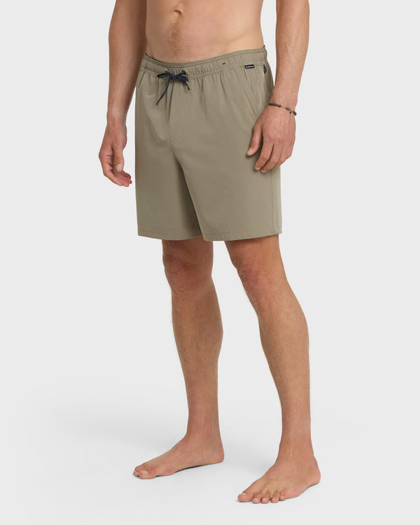 Quiksilver Taxer Amphibian 18" Hybrid Shorts