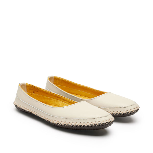Quoddy Women’s Relax Skipper: Bone