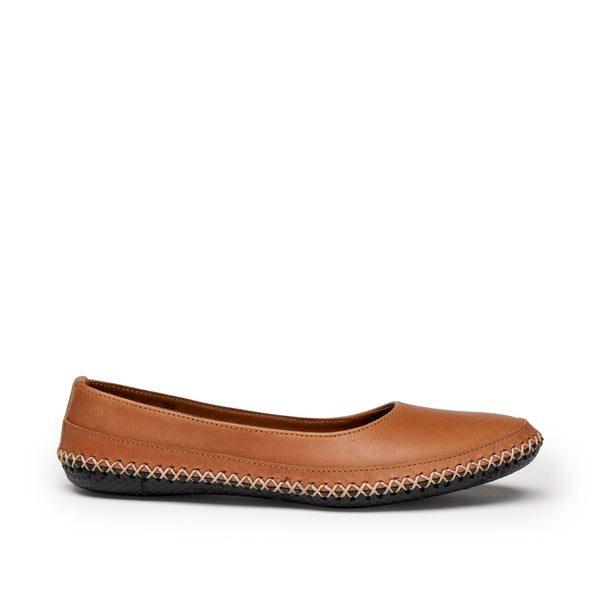 quoddy Women’s Relax Skipper: Tan