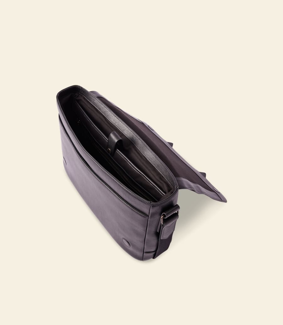 R.m. Williams Farrier Messenger